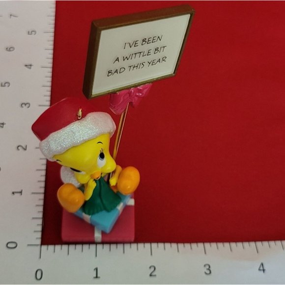 Hallmark Keepsake I've Been Weally, Weally Good This Year Twuthful Tweety Looney - Picture 11 of 12